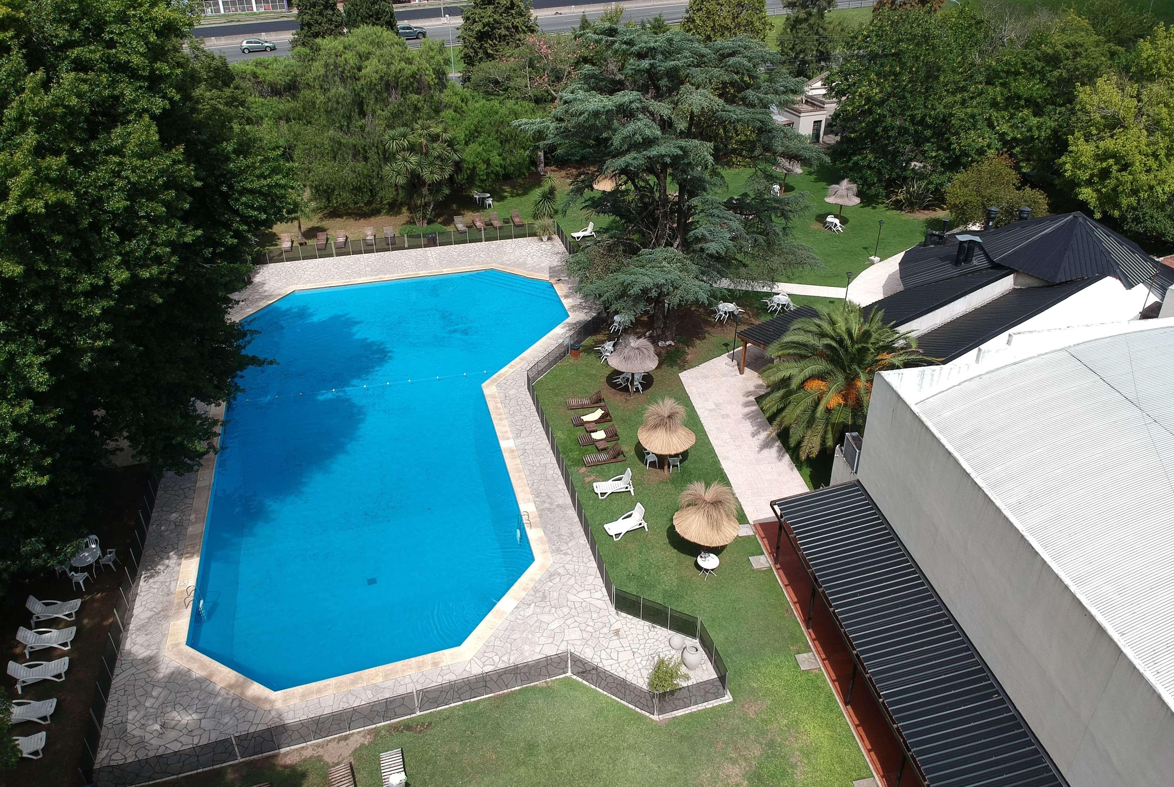Howard Johnson Resort & Spa Escobar Belén de Escobar Exterior foto